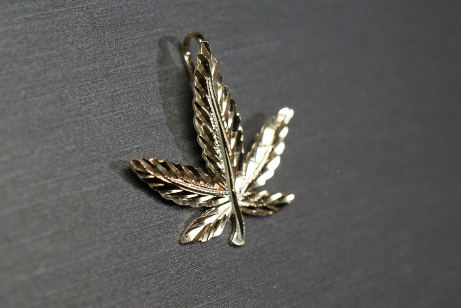 14K Solid Yellow Gold Diamond Cut 0.75″ Marijuana Charm Pendant.
