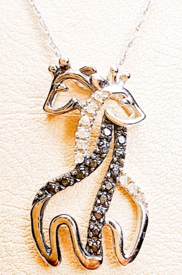 10K White Gold Black & White Diamond Giraffe Necklace Pendant 19″ AV Andin Zales