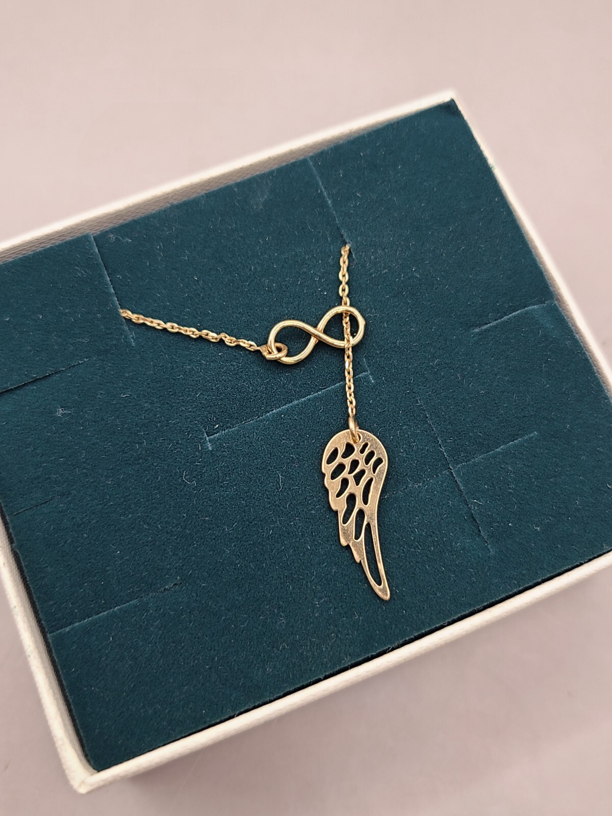 YES Jewelry Gold-tone 925 Sterling Silver Infinity Hoop & Feather Necklace 18″
