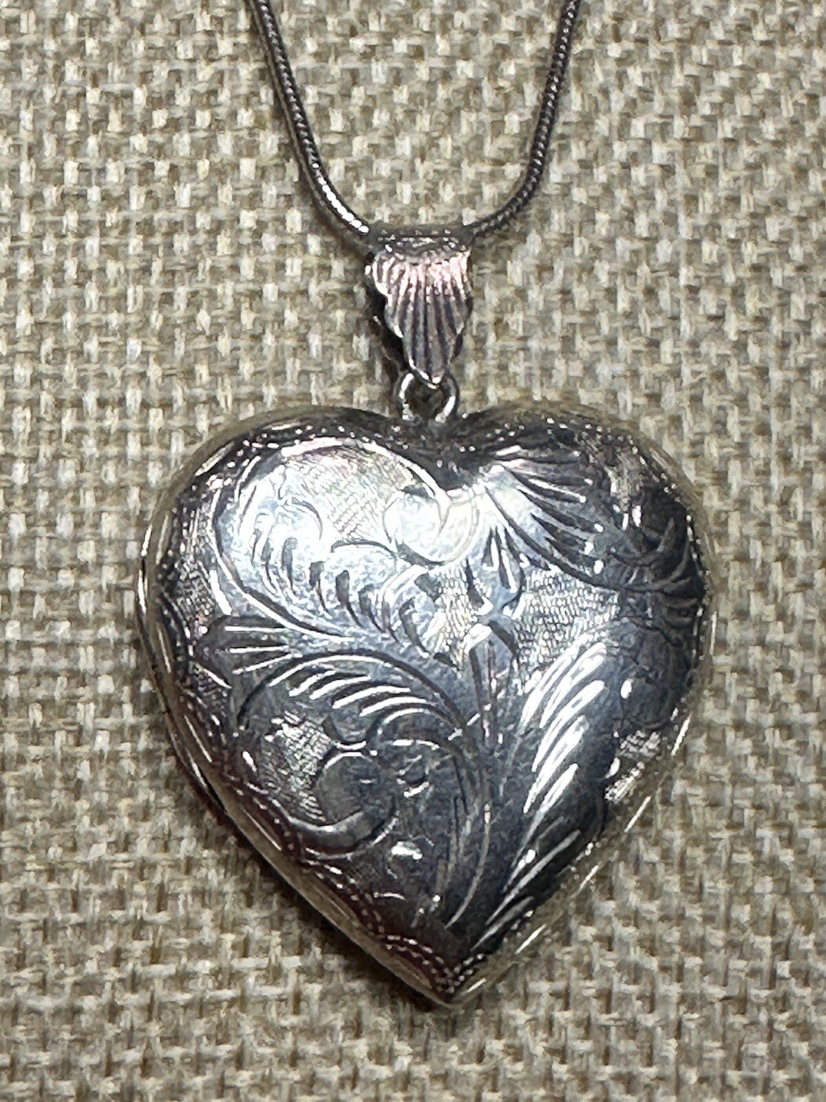 Sterling Silver 24” Snake Chain With Engraved Swirl Pattern Heart Locket 17.44g