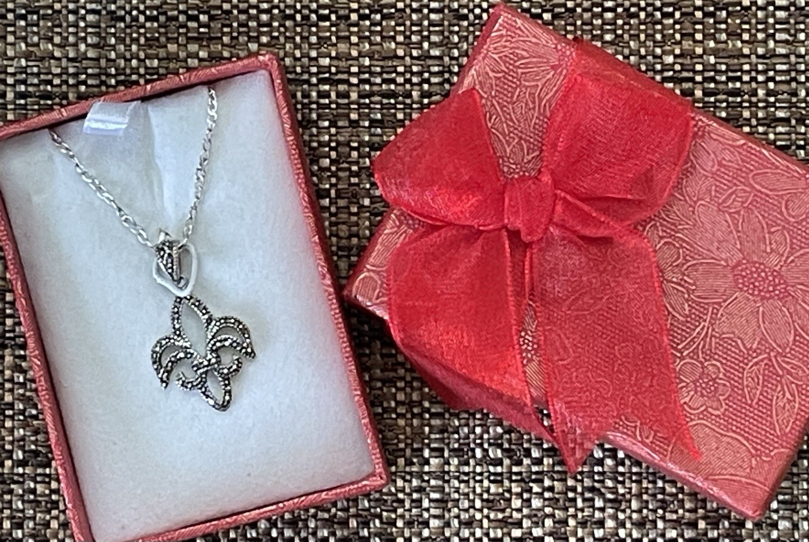 Sterling Silver Marcasite Fleur De Lis Pendant MARKED 925 w/ Silver Plated Chain