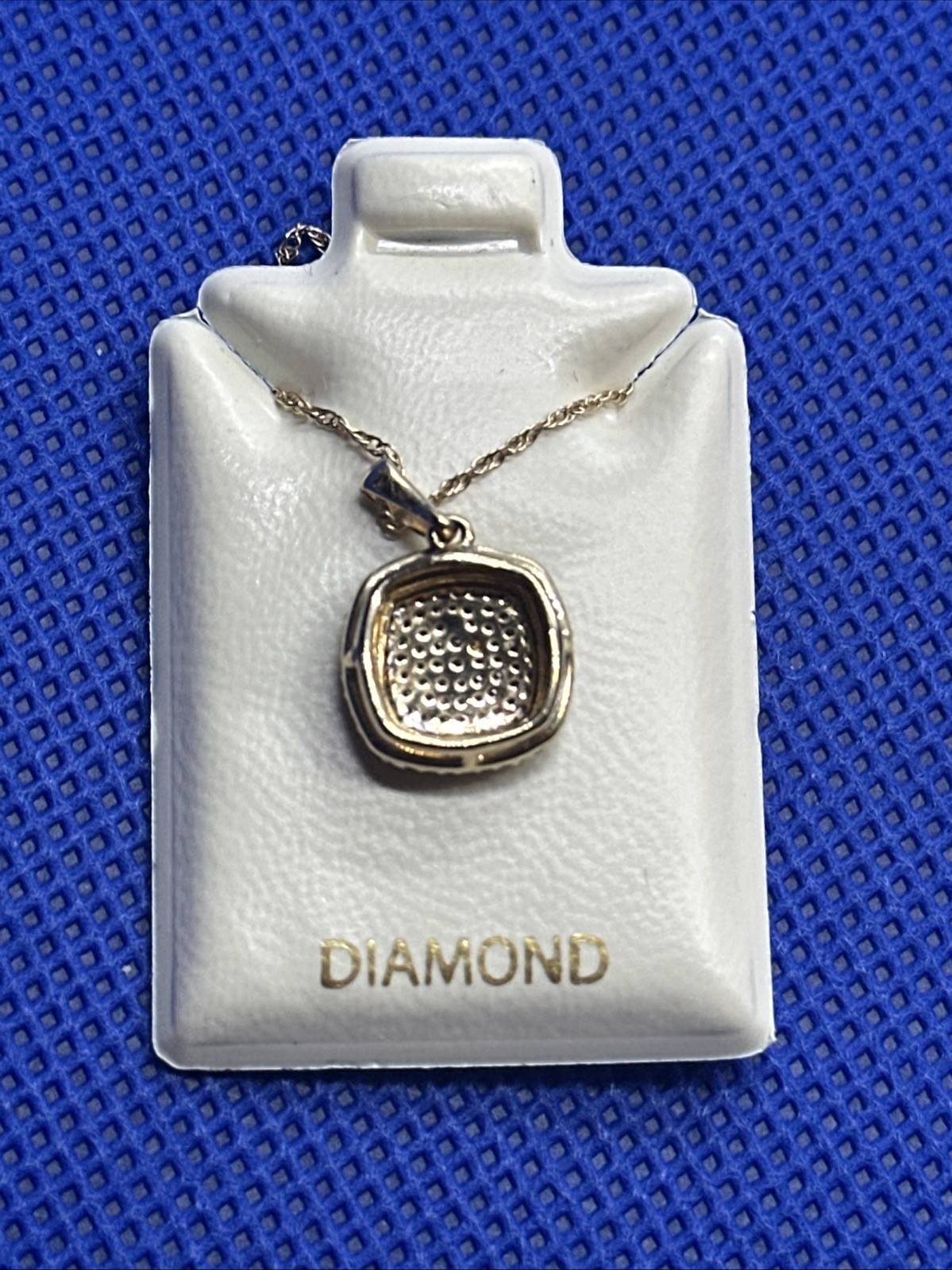 10K Yellow Gold 1/4 CT. T.W. Diamond Cushion Frame Vintage-Style Pendant – 18″