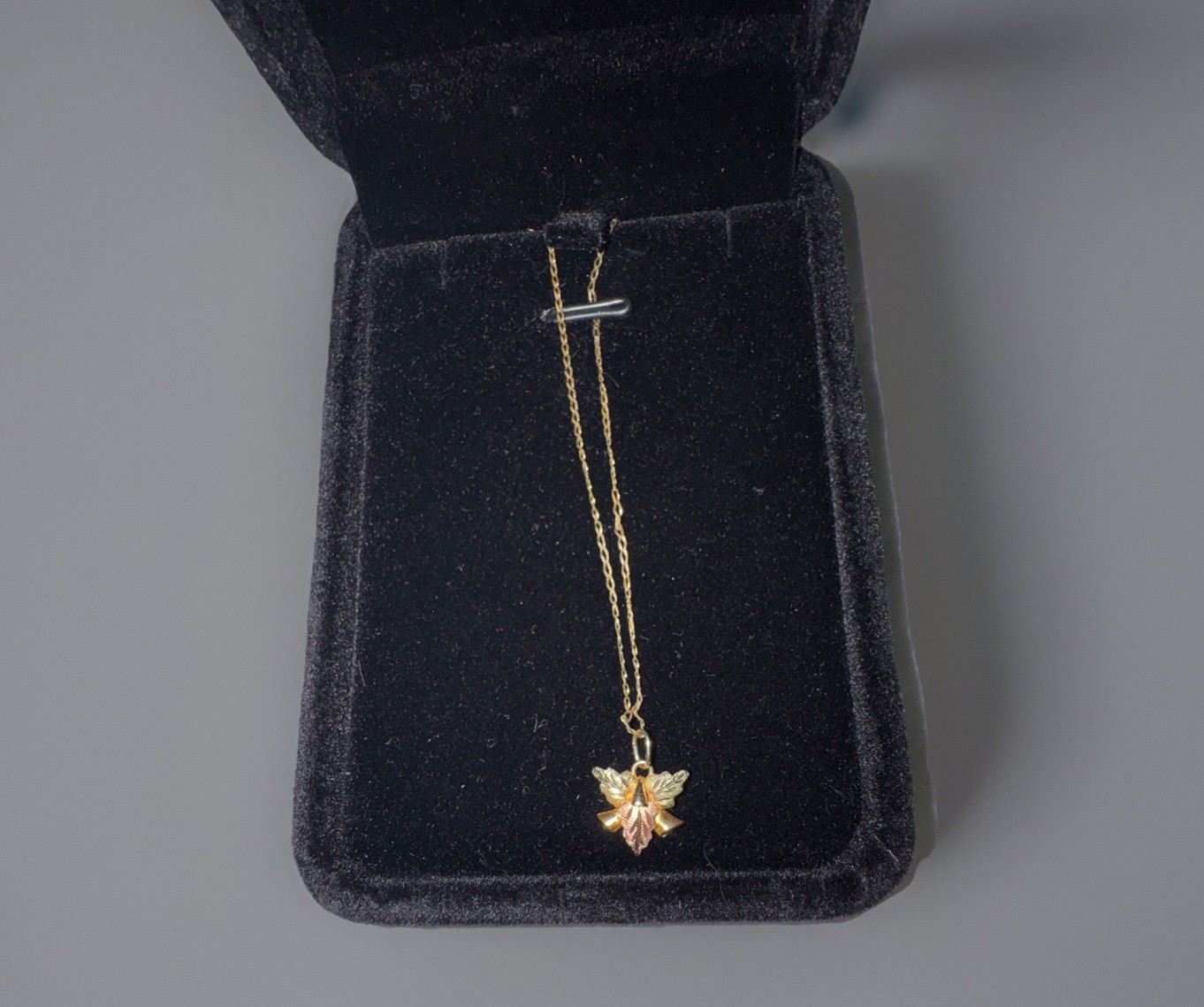 Vintage 14K Tri-Color Gold Angel Pendant Necklace Black Hills Style Multi-Tone