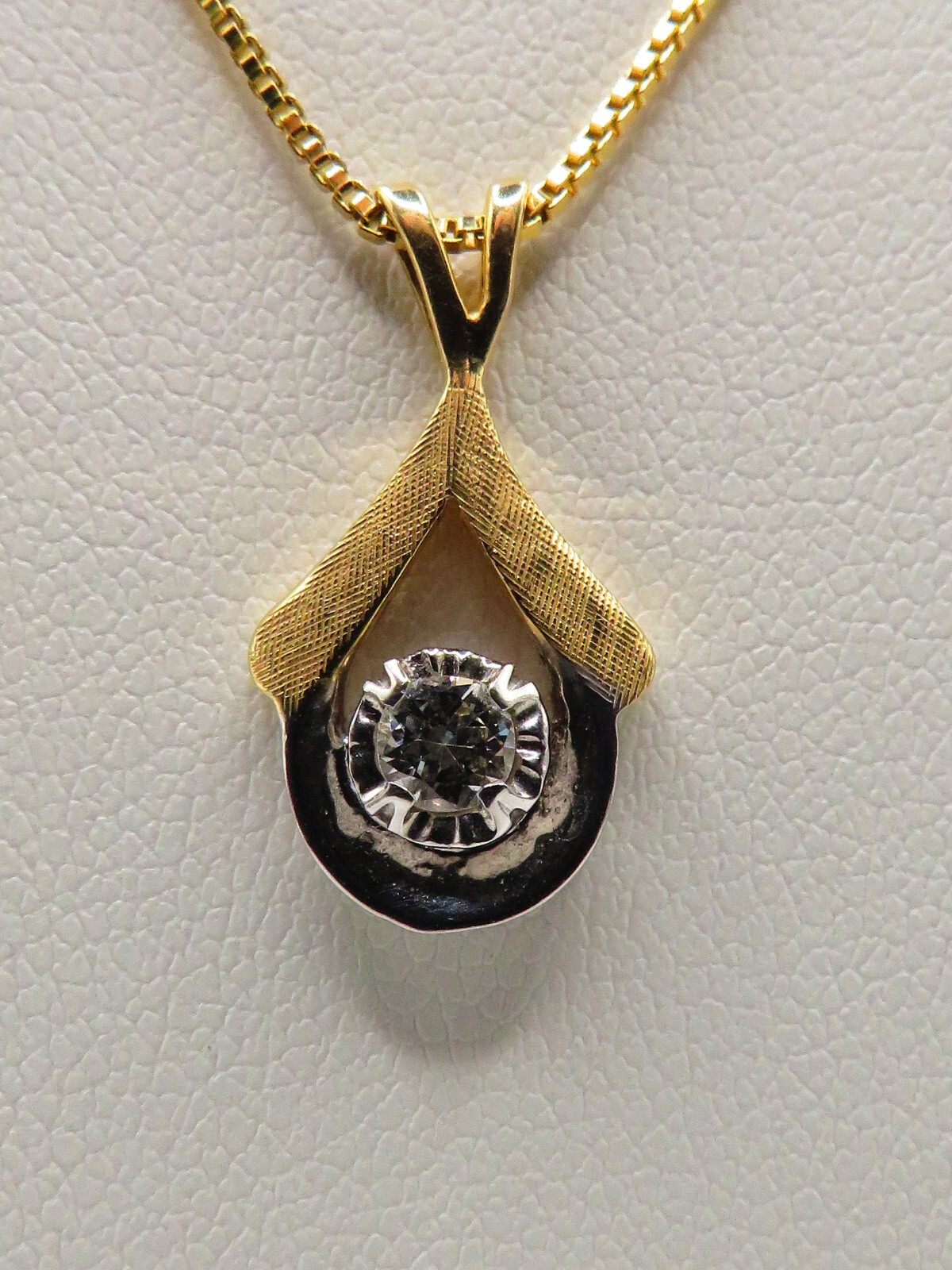LOVELY 14K YELLOW & WHITE GOLD PENDANT ¾” LONG w 1 RBC DIAMOND*