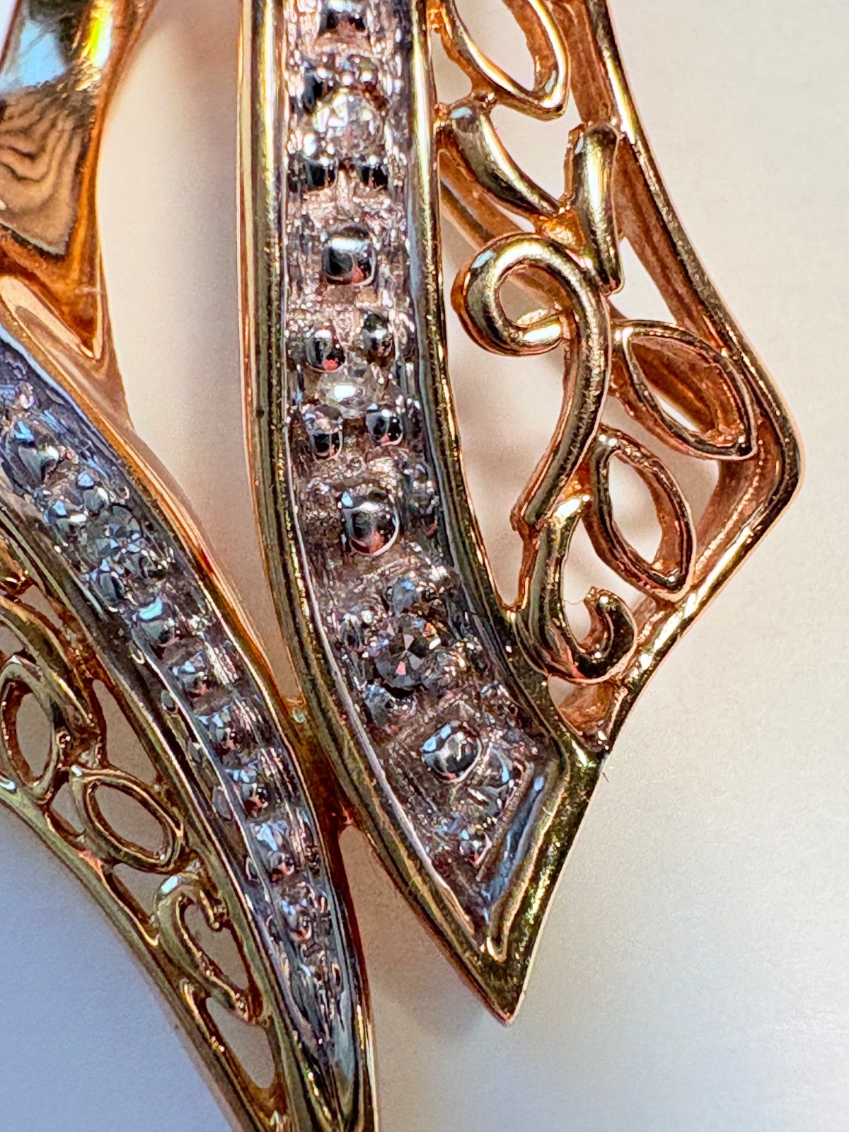 10K Yellow & White Gold Slide Pendent w 5 Round Cut Diamonds