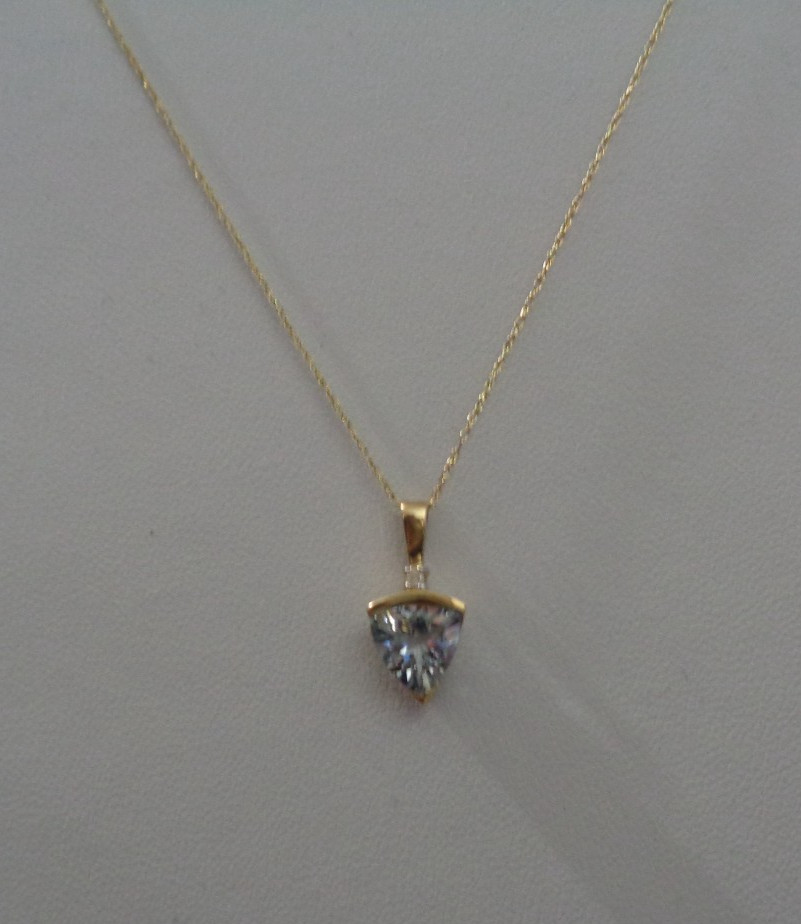 10K Yellow Gold 1.60ct Natural Light Blue Aquamarine Pendant Necklace – 18″