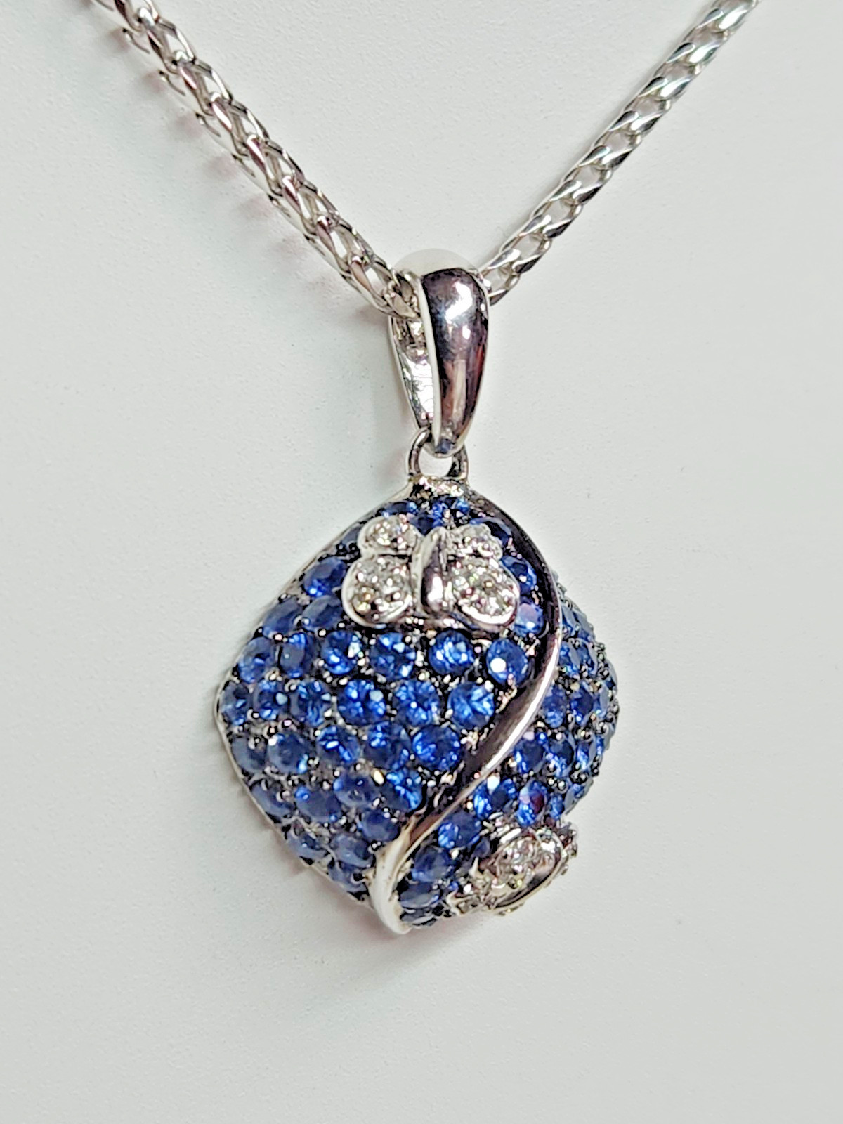 GORGEOUS 14kw Cushion Pave’ Blue Sapphire & Diamond Butterfly Accent Pendant