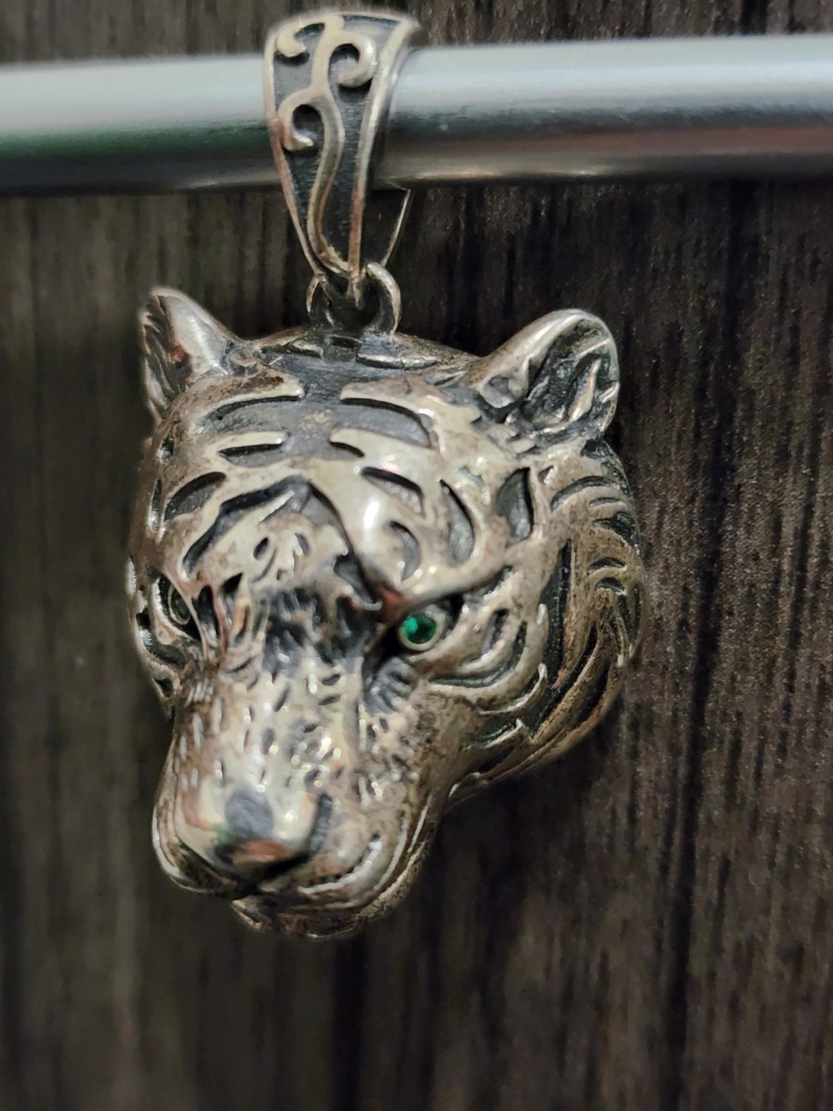 Very Cool Sterling Silver 925 Tigers Head With Green Stone Eyes Pendant