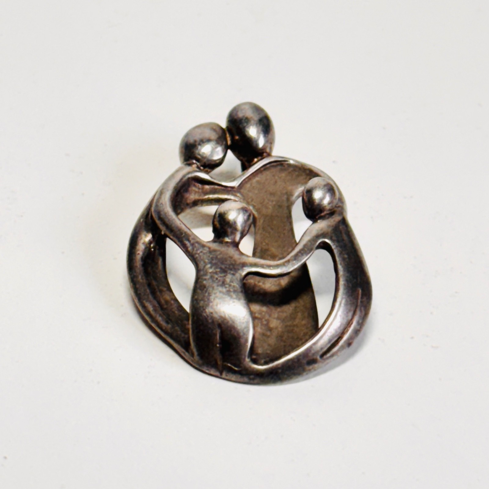 CAROLYN POLLACK RELIOS Loving Family pendant 2 adult 2 children Ster CP vint 9g