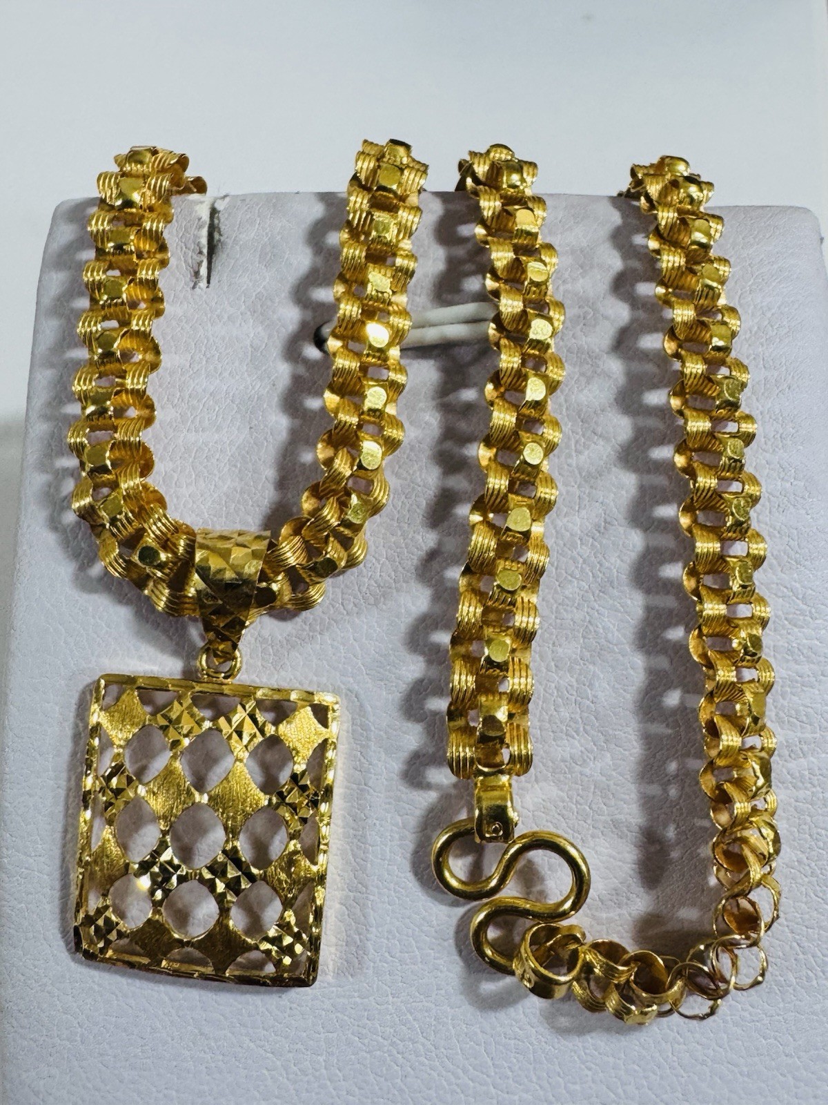 Solid 22K 916 Real Saudi Gold Rectangle Set Necklace 17”/17.5” Long 21.2g 6mm