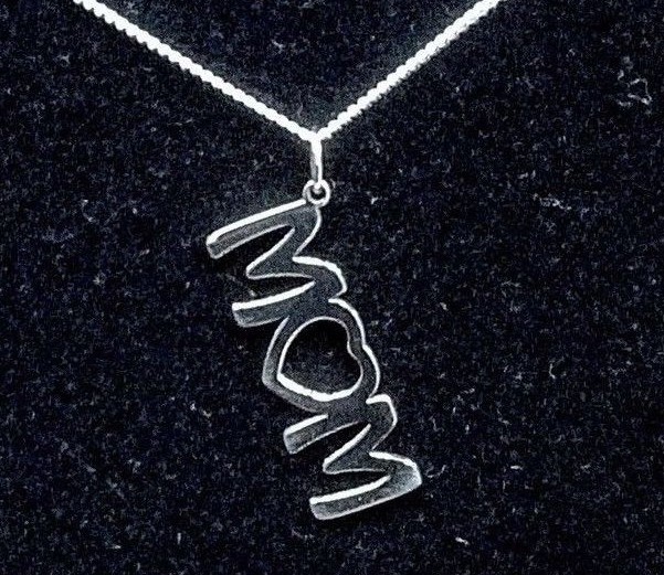 Sterling Silver Mom Heart Pendent female Necklace vertical 18 Curb Chain Gift