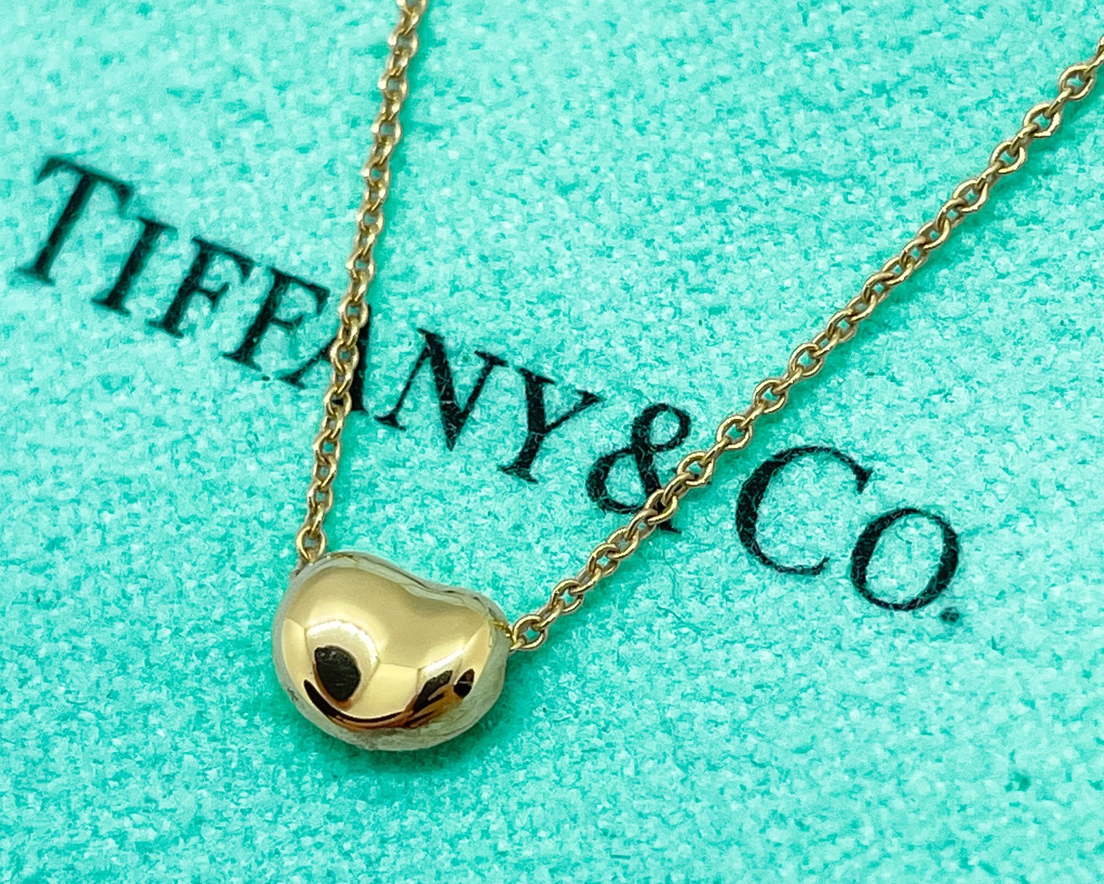 Tiffany & Co. Elsa Peretti 18K Yellow Gold 6.5mm Bean Pendant Necklace 16″