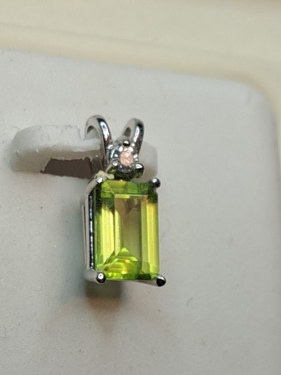 New 14 Karat White Gold Light Green Paridot Pendant With Diamond 10MMx5MM 12-15