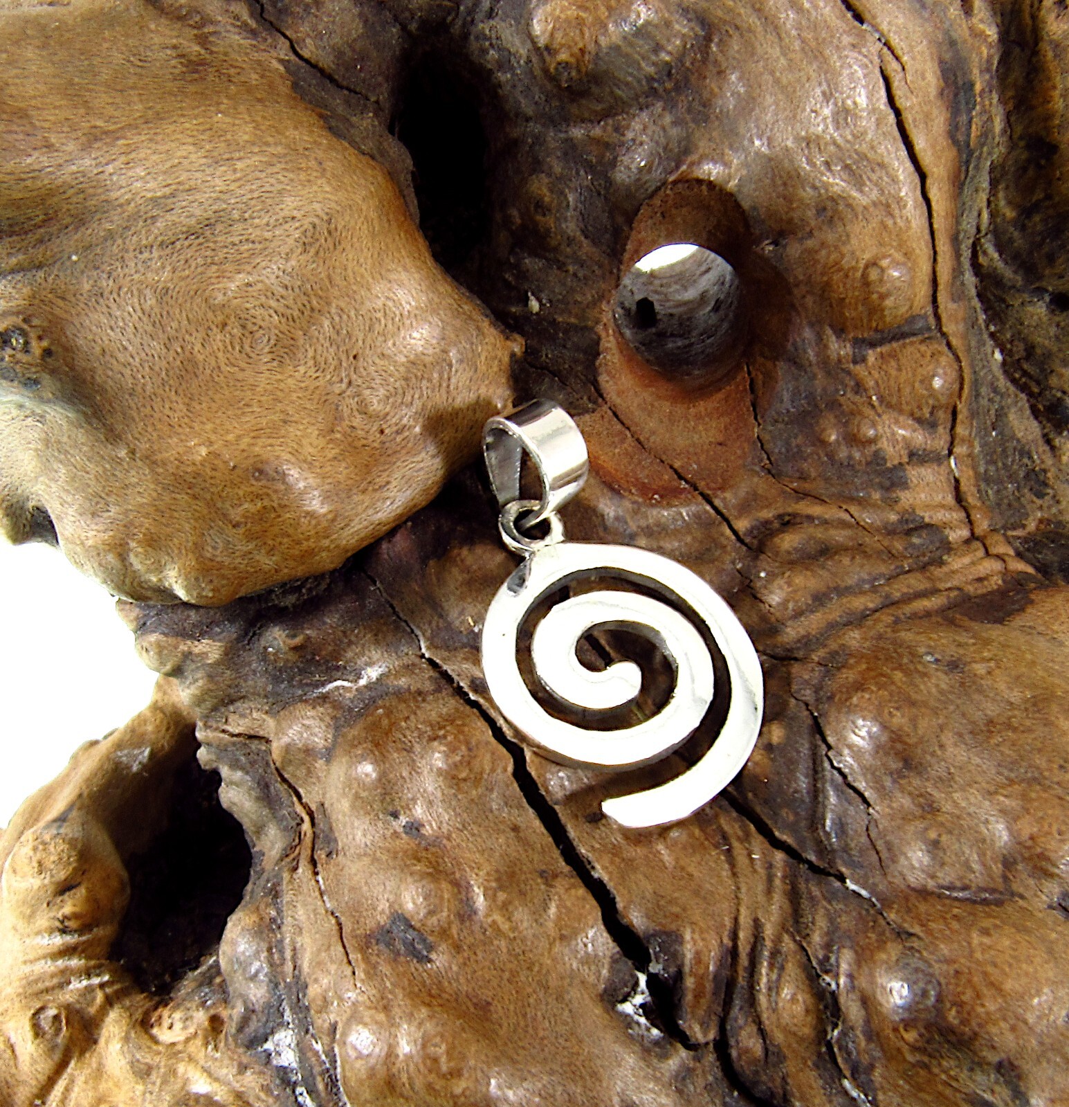 Solid 925 Sterling Silver Celtic Irish Gaelic Swirl/Spiral Knot Charm Pendant
