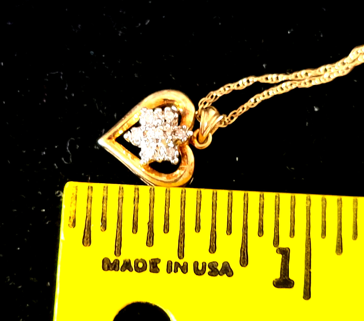 Solid 10K Gold Diamond Cluster Heart Pendant Necklace W 18″ Long 10K Gold Chain