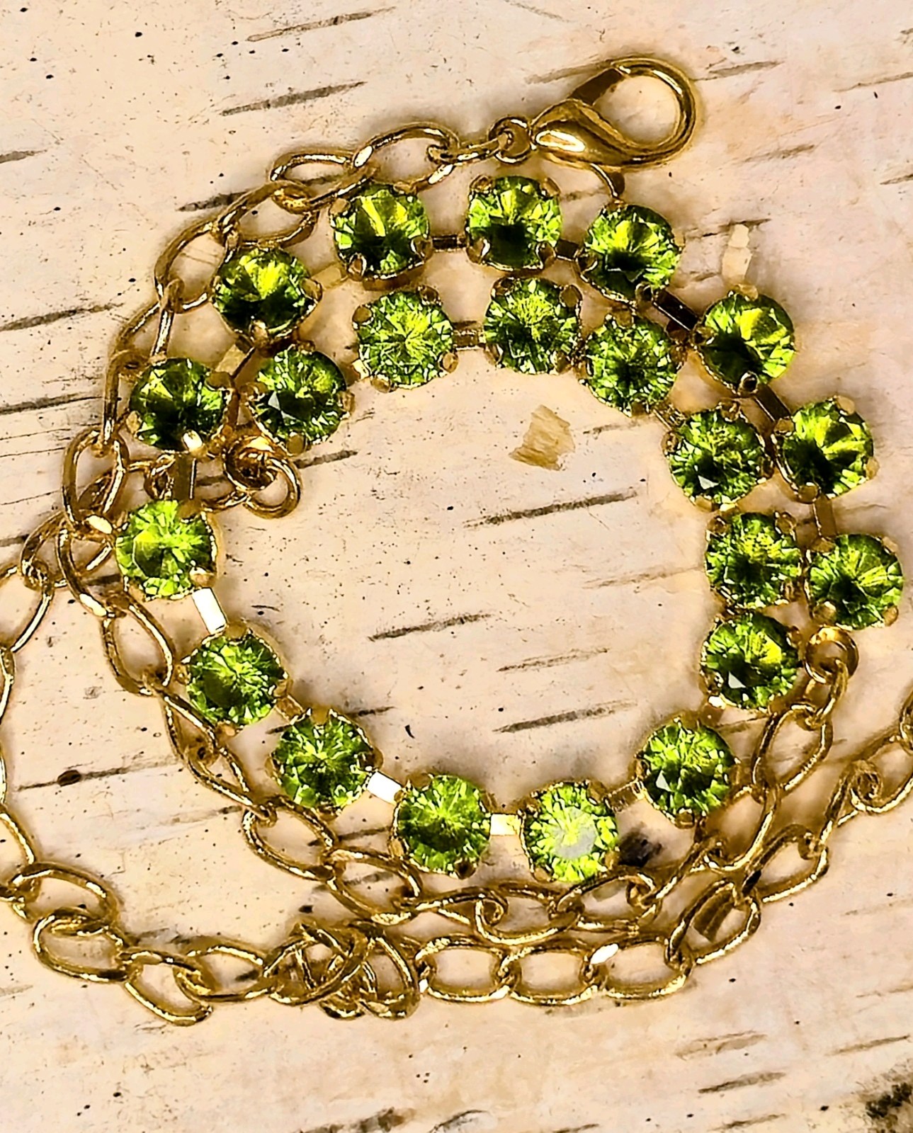 Natural Green Peridot Approx 21 Carats In 18K Gold Plated Classic Necklace