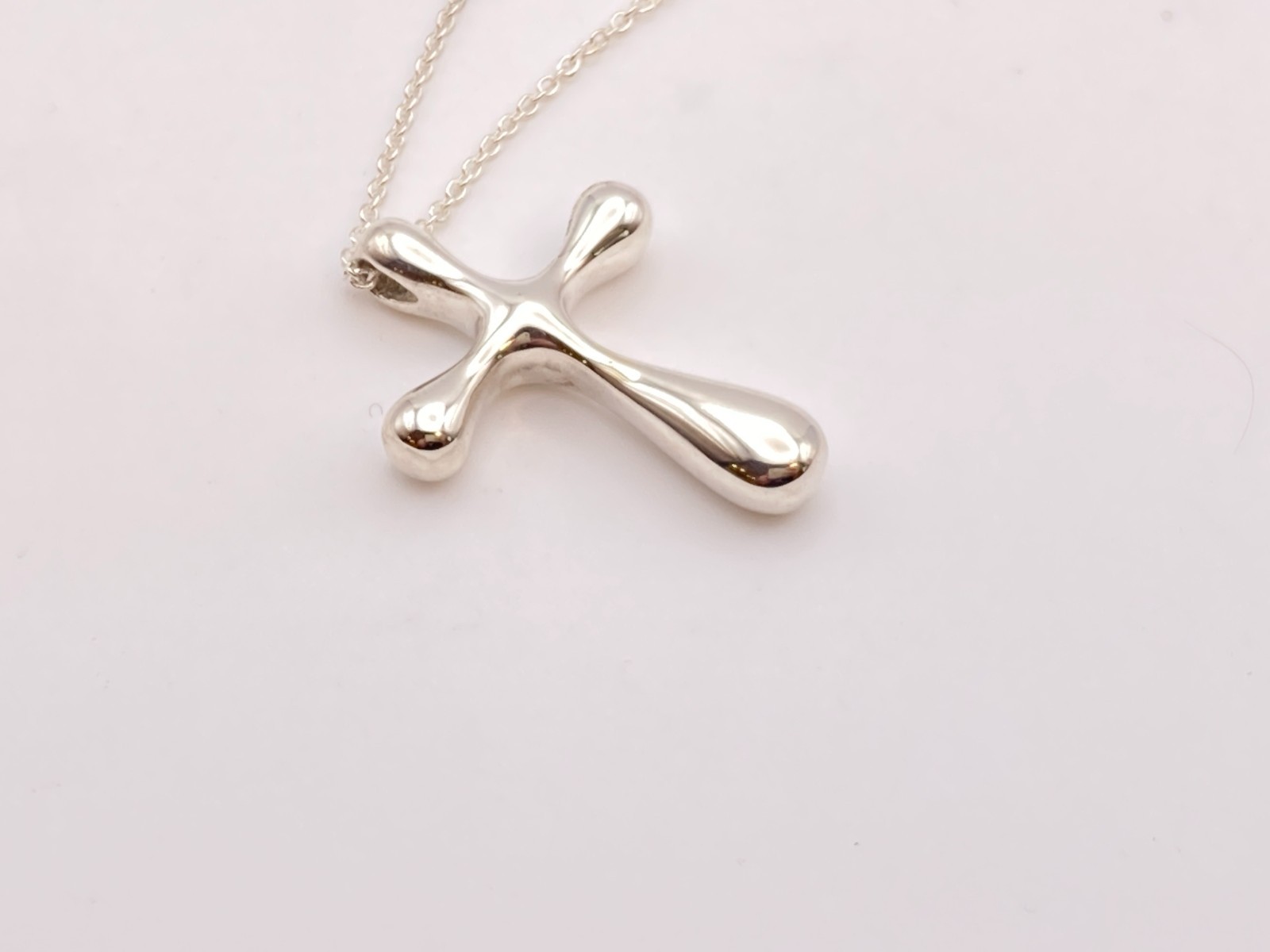 Tiffany & Co. 29mm Small Cross Pendant Necklace 16″ Silver 7.5g