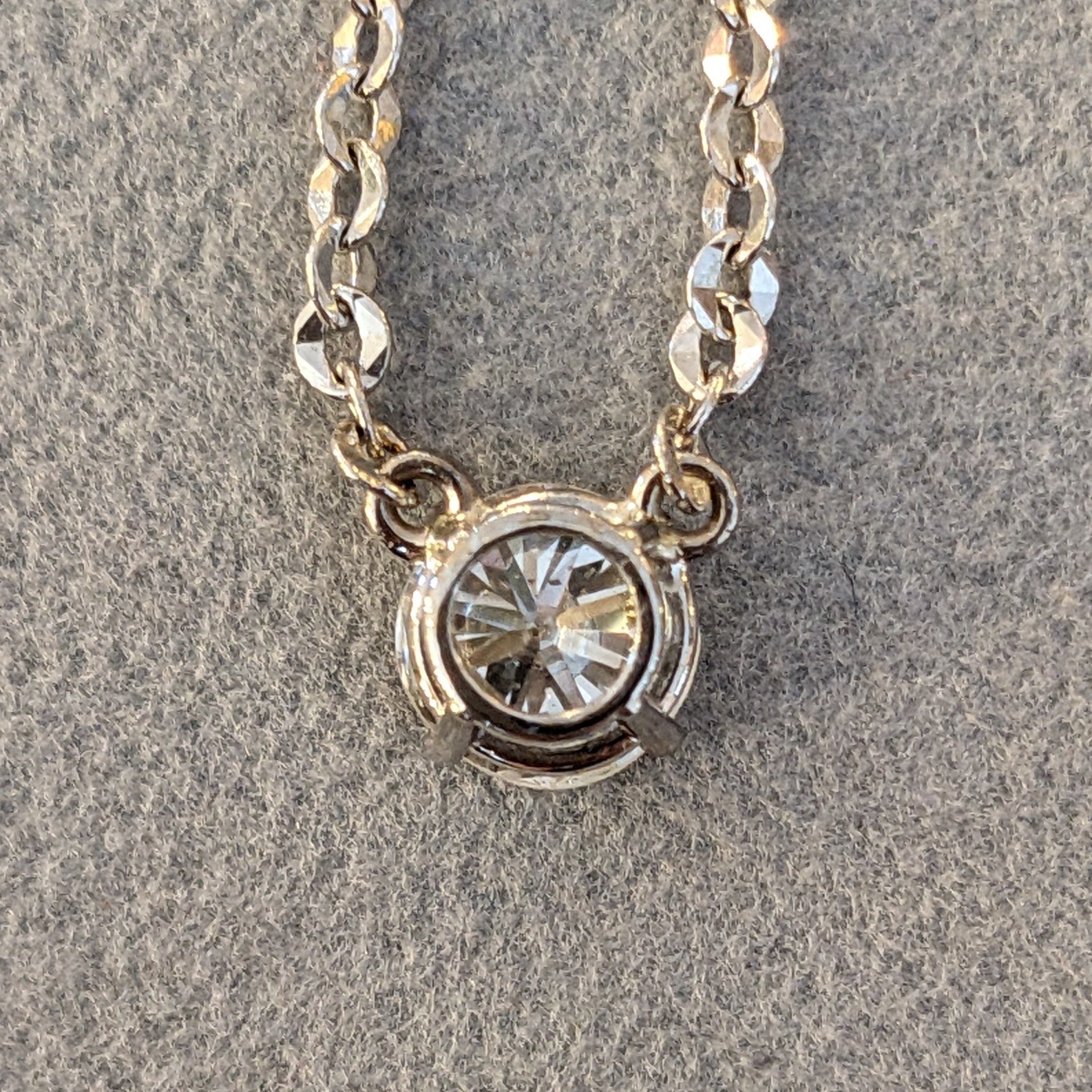 GIA 1.06ct F-VS2 Diamond Pendant Necklace in 14k & 18k White Gold – HM2754AS