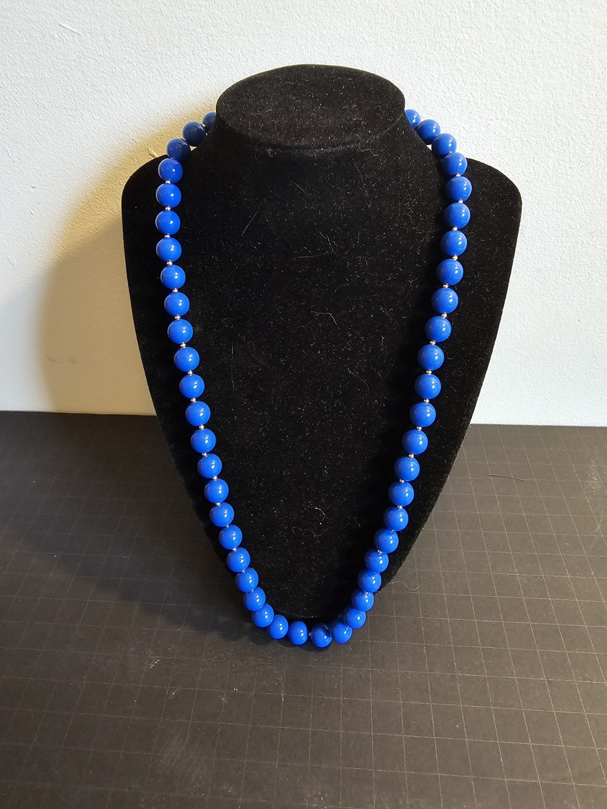 Vintage Large Blue Plastic And Small Goldtone Bead Necklace 23 Inch Long