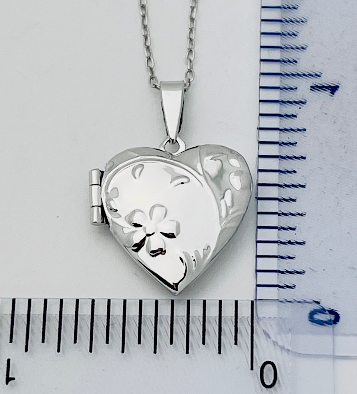925 Sterling Silver Flower Vine Locket Necklace 18”