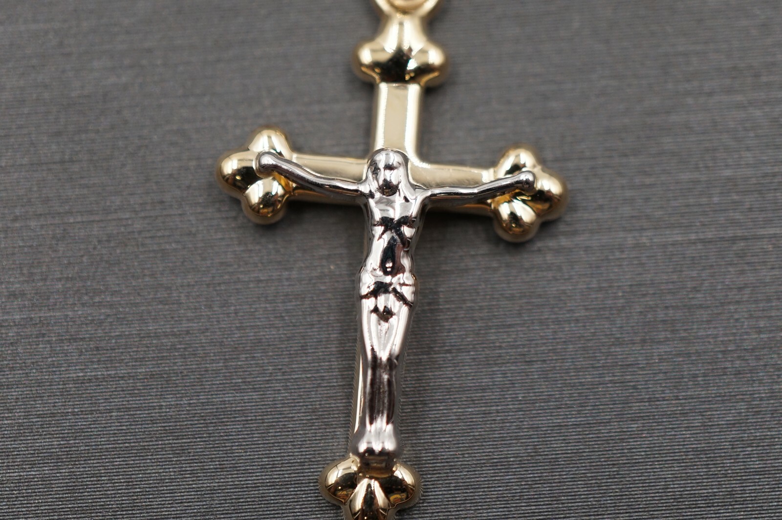 14K Solid Yellow Gold 1.25″ Two Tone Crucifix Cross Charm Pendant.