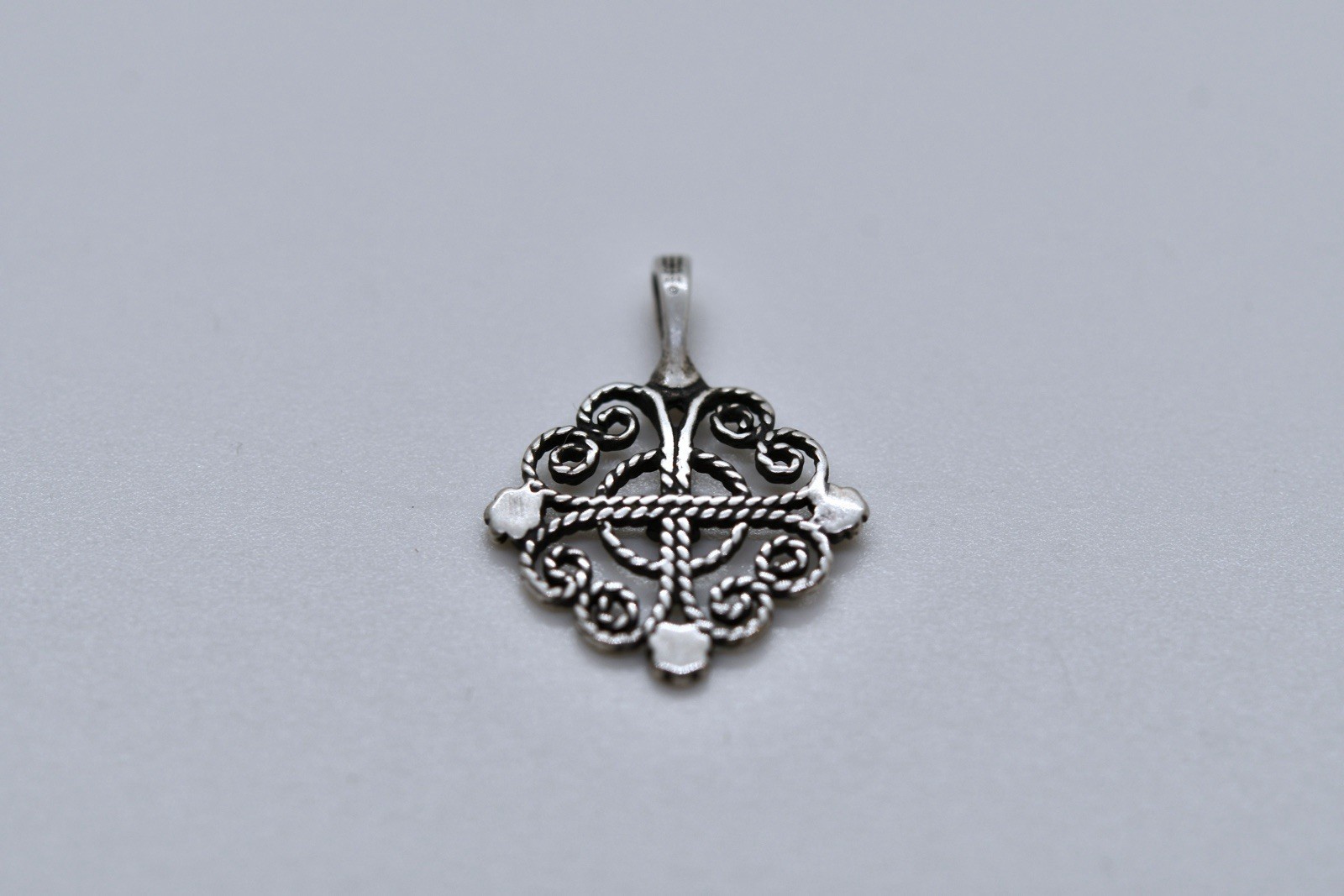 James Avery 925 Sterling Silver Retired Twisted Wire Lacy Cross Pendant