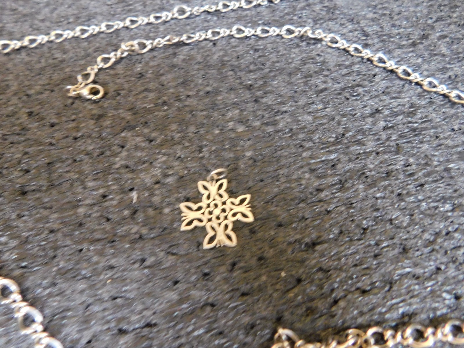JAMES AVERY 30″ SIVER CHAIN WITH THREE CHARMS ON NECKLACE AND ONE CHARM LOOSE