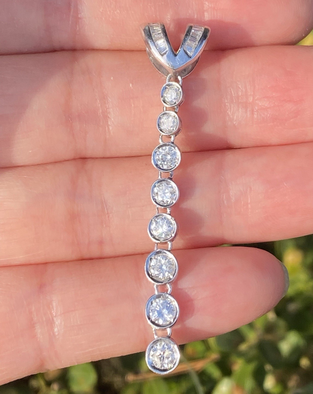 Beautiful Platinum 1.00CTW 100% Natural Diamond Drop Pendant