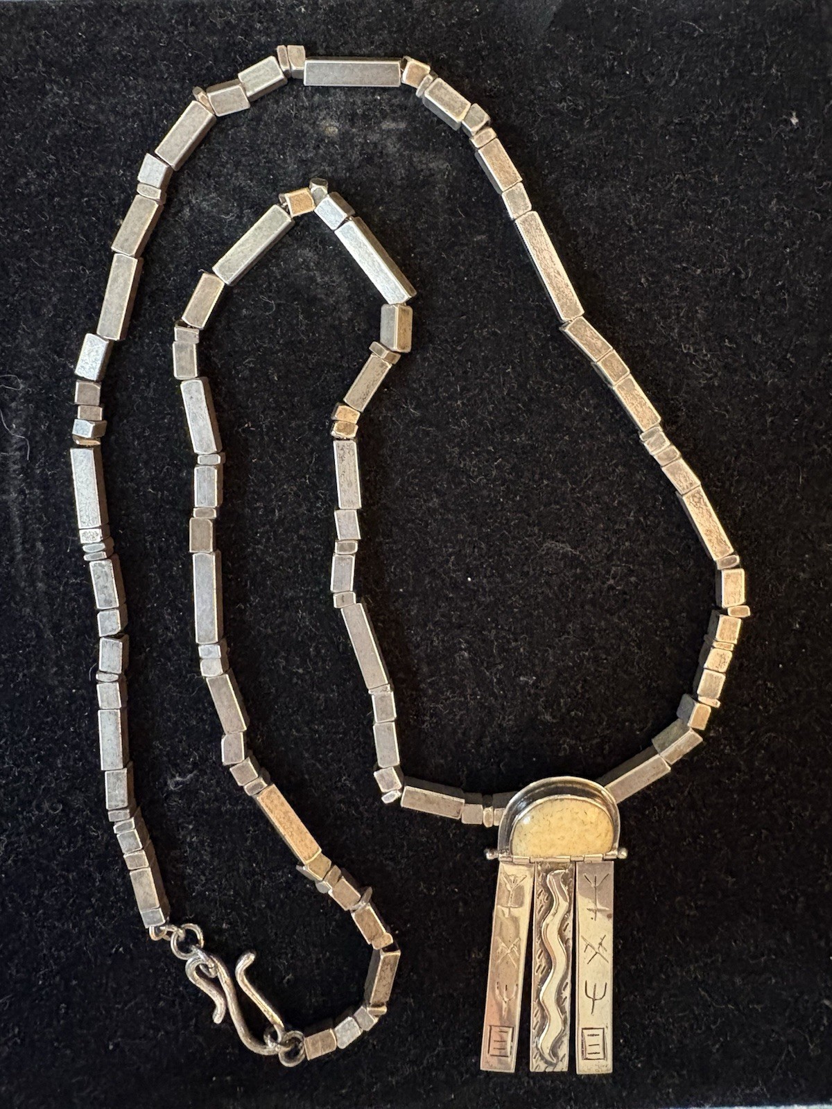 Vintage Zealandia Sterling Silver Pendant Necklace / Chain w/Hook Closure