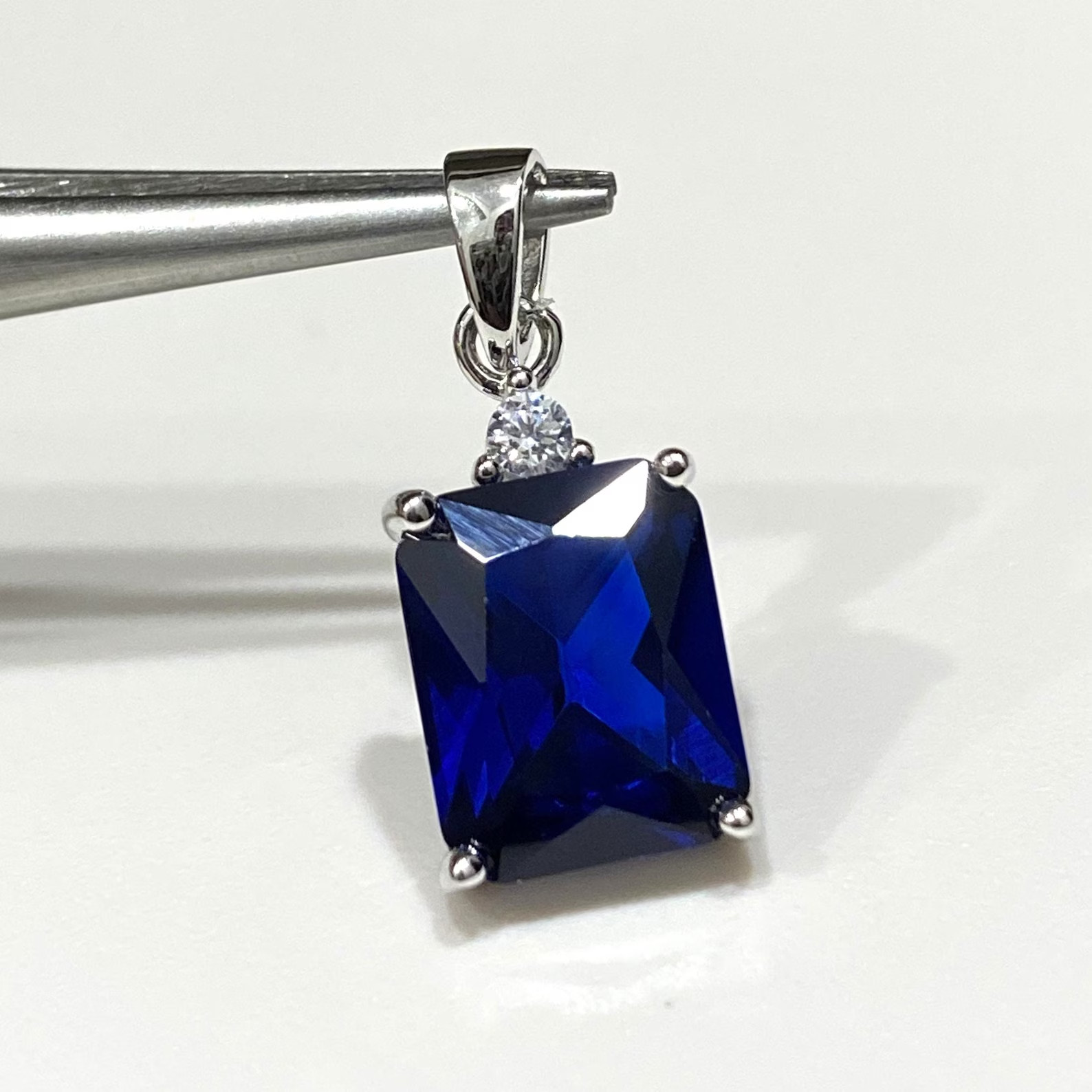 4.15 Ct Emerald Cut Natural Sapphire Diamond Gorgeous Pendant 14K White Gold