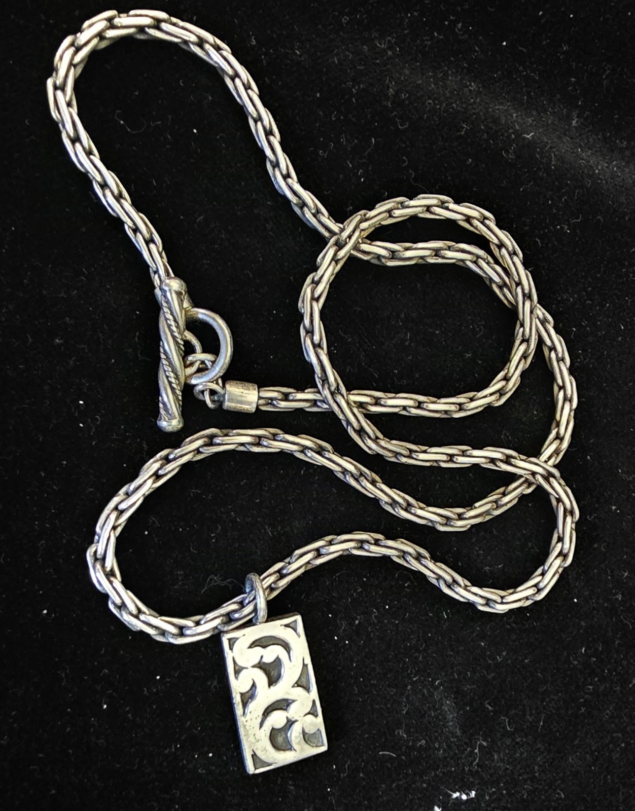 LOIS HILL STERLING SILVER SCROLLED PENDANT CHAIN TOGGLE NECKLACE 18in