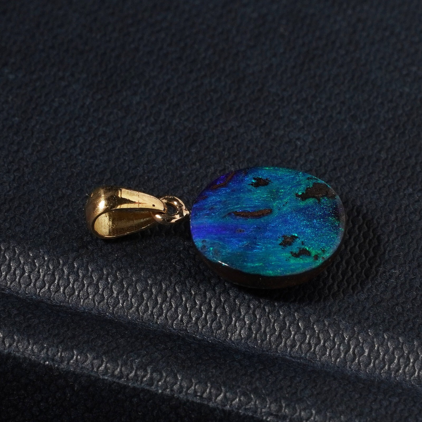 18ct Gold Natural Australian Boulder Opal Button Pendant Porthole Blue Green