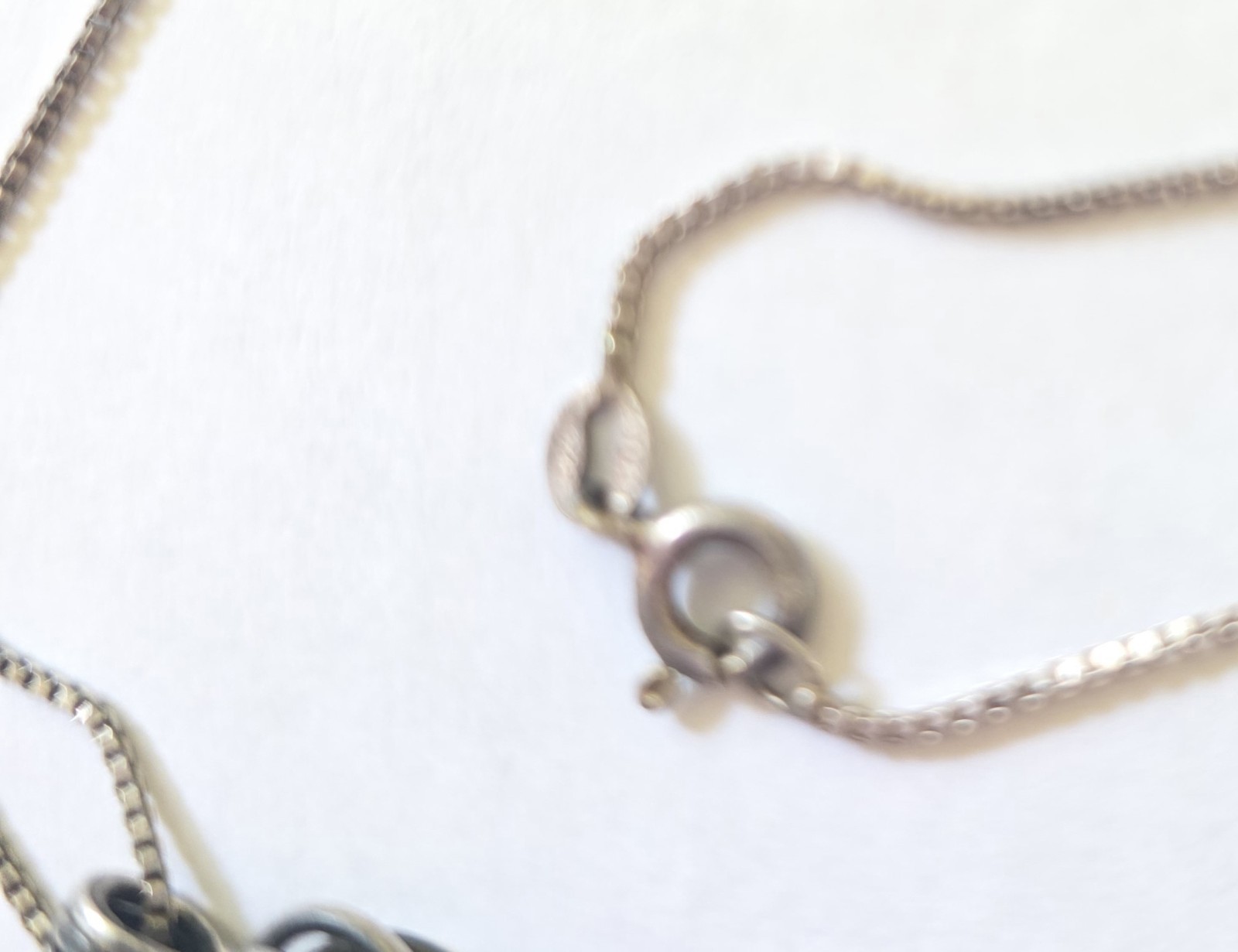 19″ Sterling Silver Box Chain With A Pearl In A Heart Cage