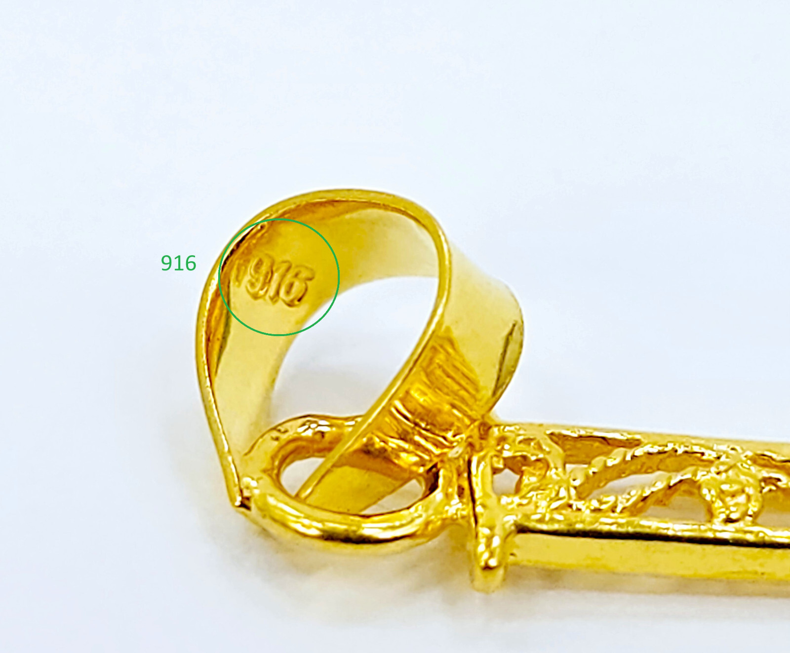 22K Solid Yellow Gold Pendant Initial Letter “ɪ” Genuine Hallmarked 22K Unique