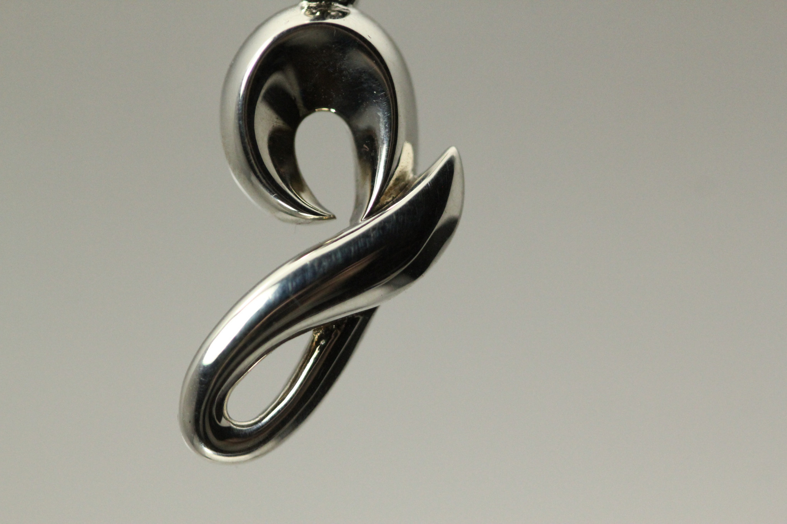 925 Sterling Silver Fancy Letter “G” Pendant Enhancer Bail 3.4 Grams (PEN9399)