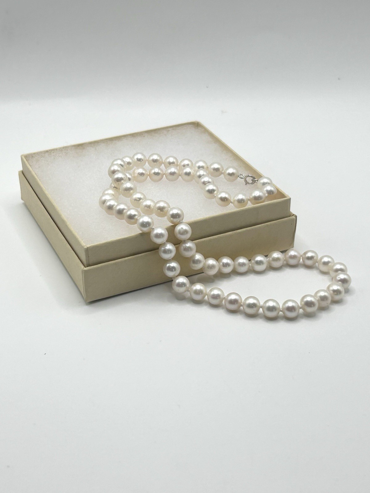 Single Strand Cultured Pearl Knotted Necklace With Sterling Silver Clasp 17.5”