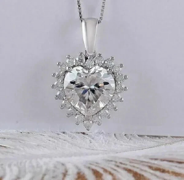 2.20Ct VVS1/D Diamond Heart Halo Pendant Necklace 18″ Chain 14k White Gold Over