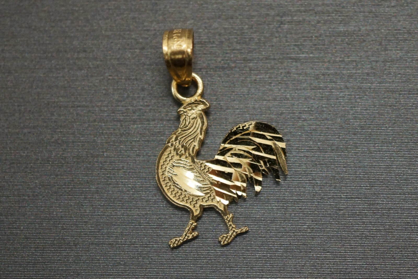 14K Solid Yellow Gold 0.65″ Diamond Cut Tiny Rooster Chicken Charm Pendant.