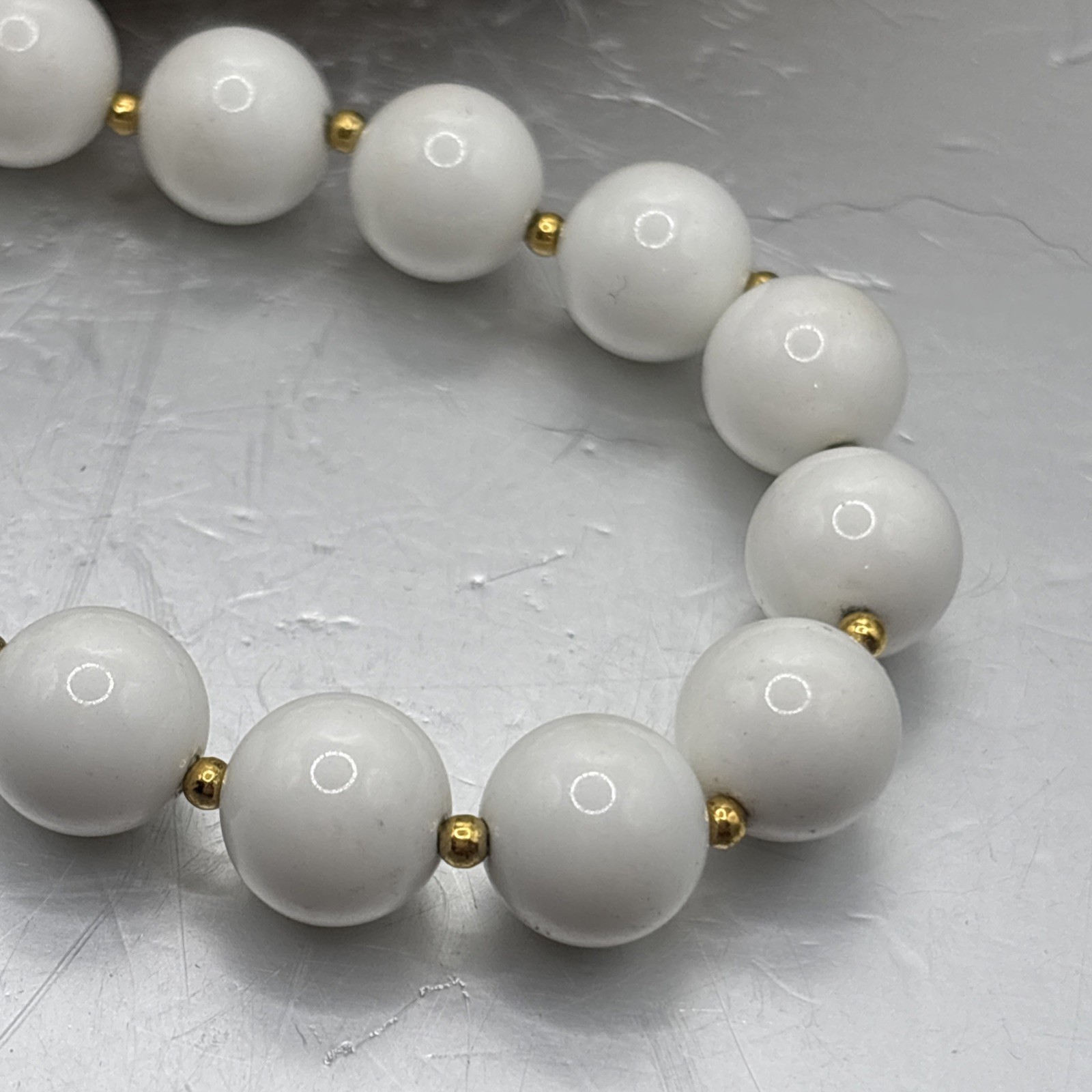 Vintage 16” Elegant White Plastic 1/2” Beads Retro MCM Fashionable Minimal #0