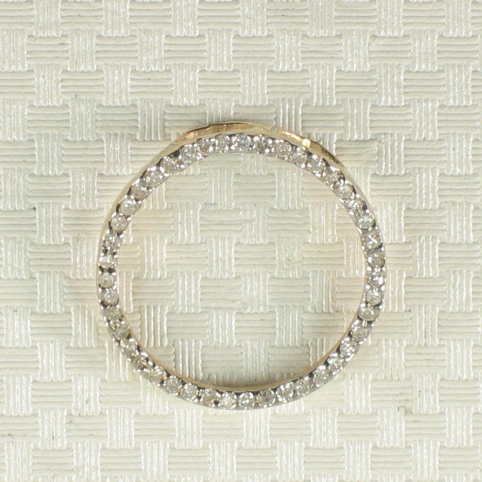 Elegant & beautiful 14k Solid Yellow Gold Circle Diamond Pendant Necklace