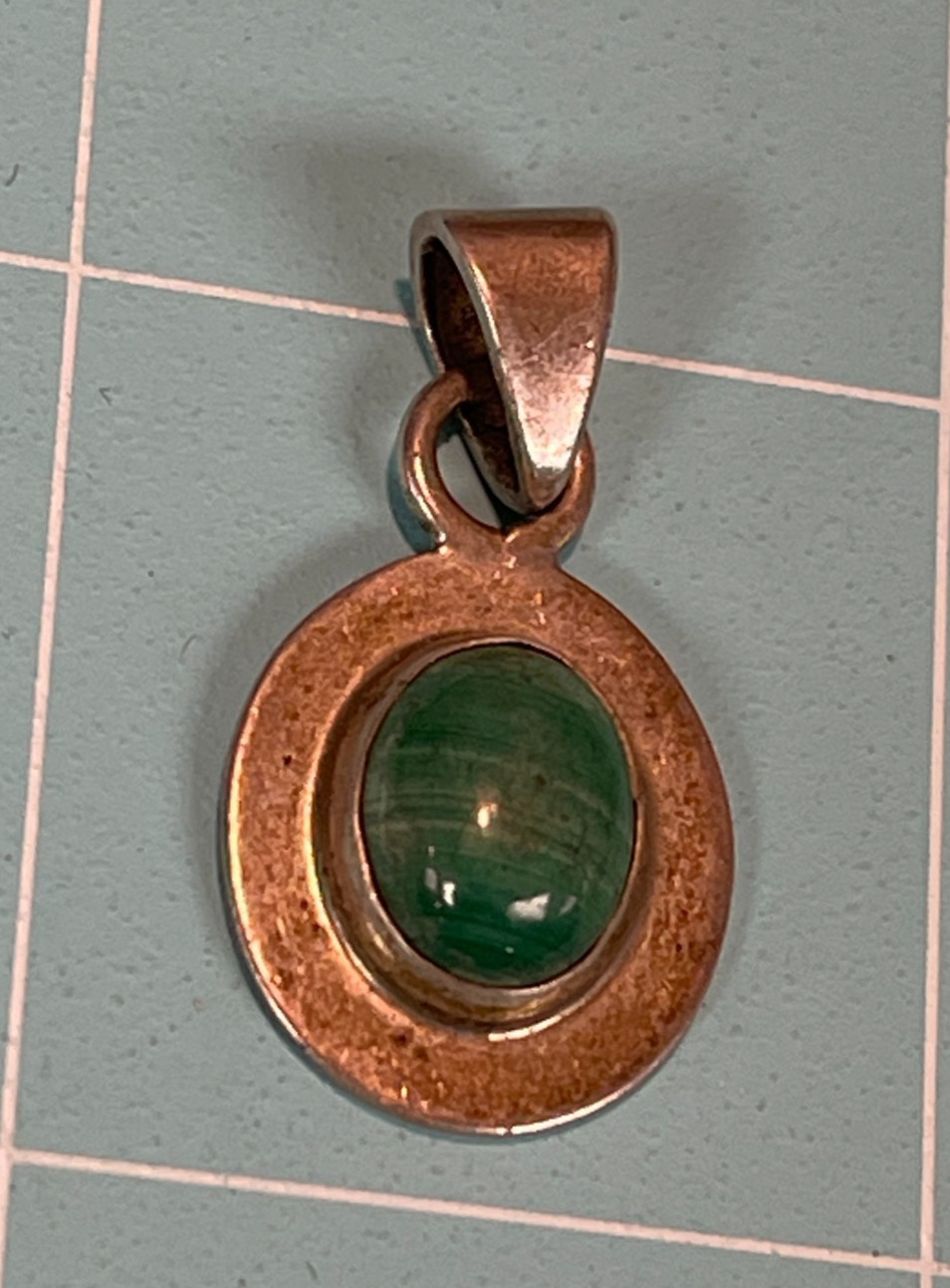 925 Sterling Silver Pendant w/ Unknown Green Stone