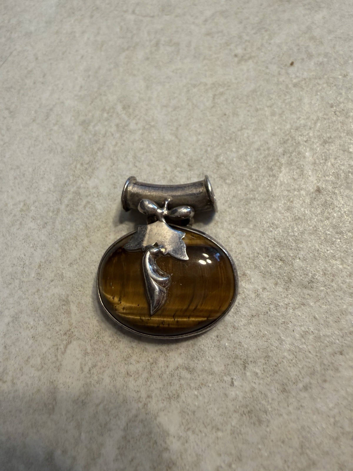 Sterling Silver Tiger’s Eye Pendant – Oval Cabochon