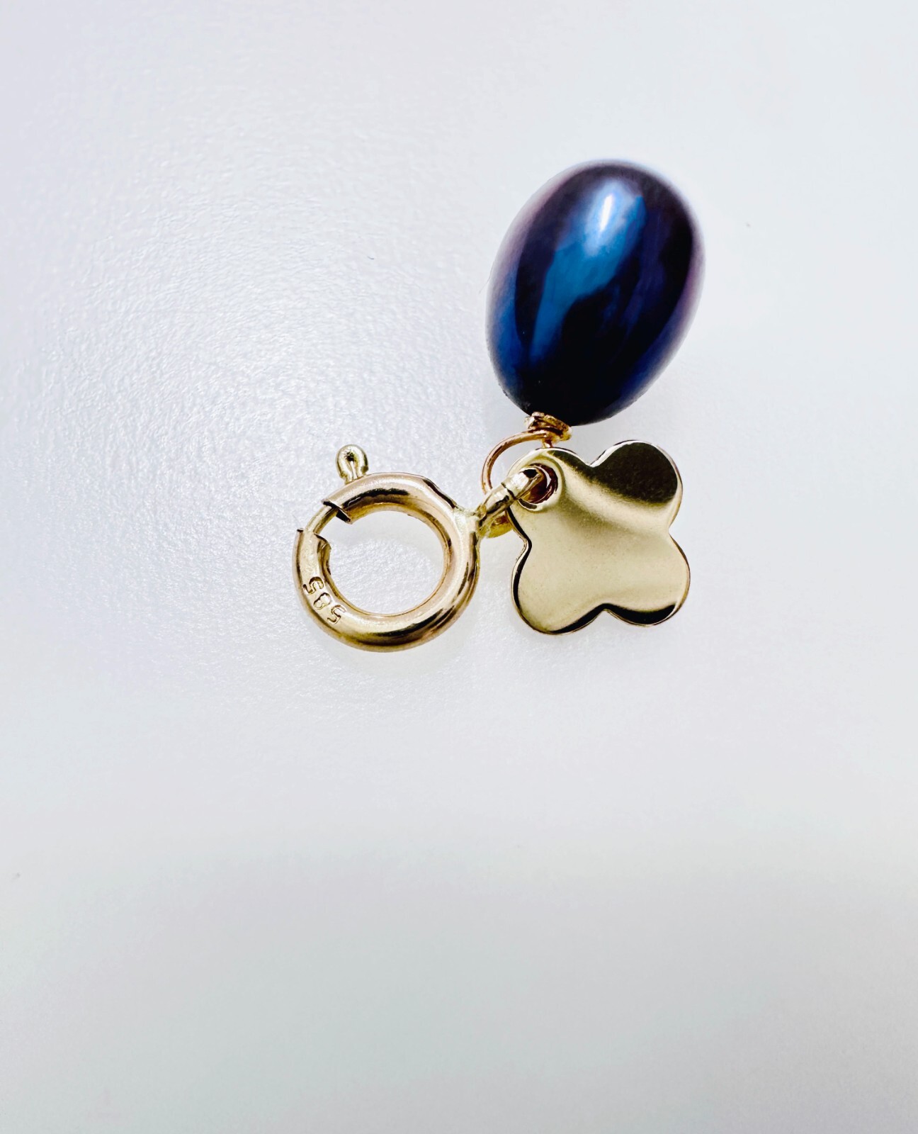 14K Solid Yellow Gold Mini Peacock Pearl & Clover Charm Pendant w/Spring Clasp