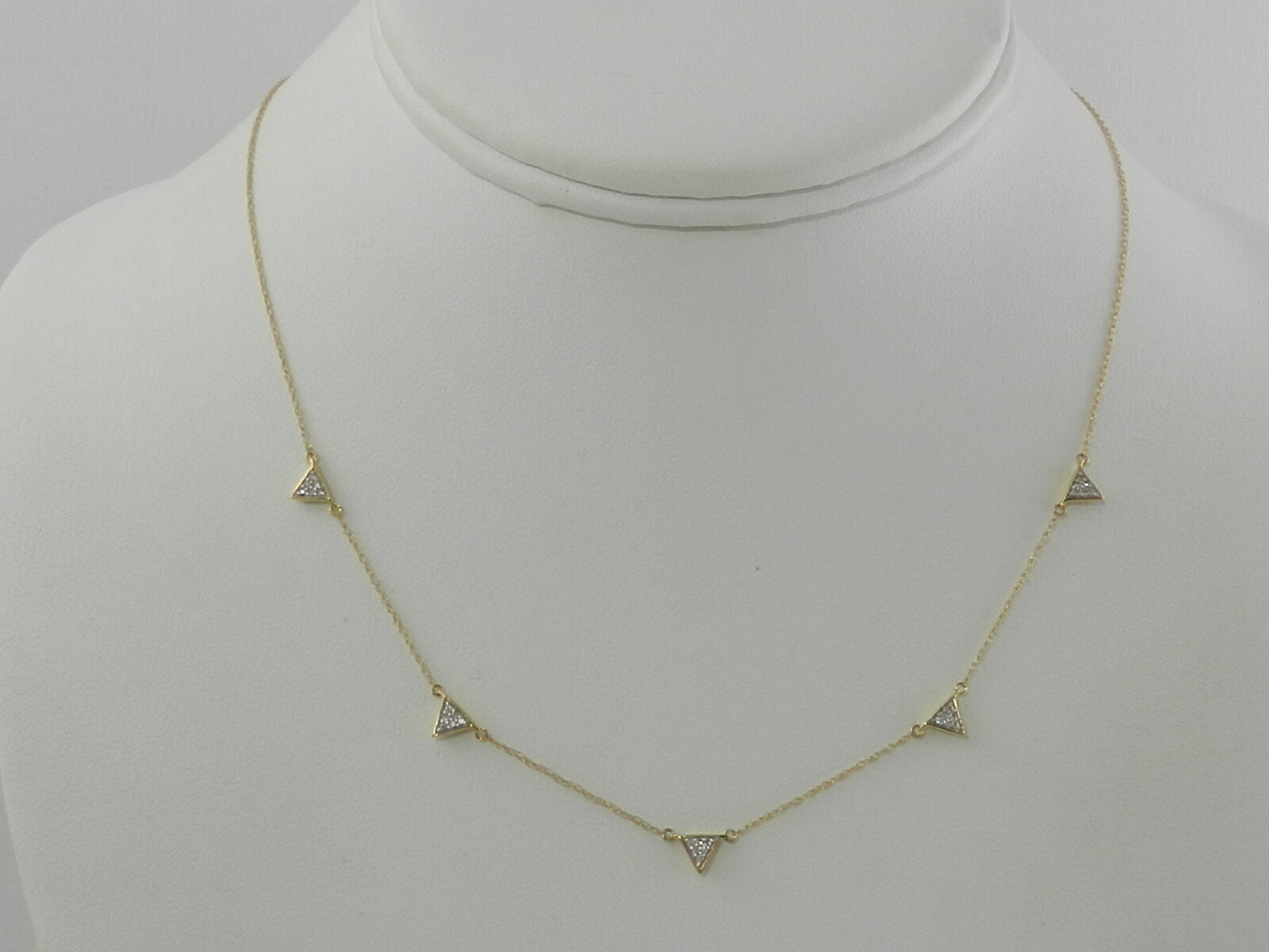 Elsie May Diamond Micro Triangle Collar Necklace (1/10 ct. t.w.) in 14k Gold