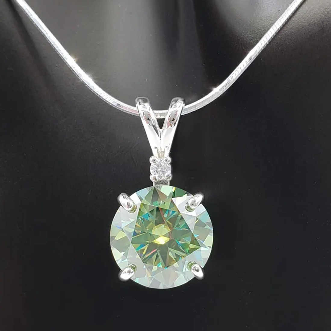 8.10 Ct Treated Blue Diamond Solitaire Sterling Silver 925 Pendant with Chain