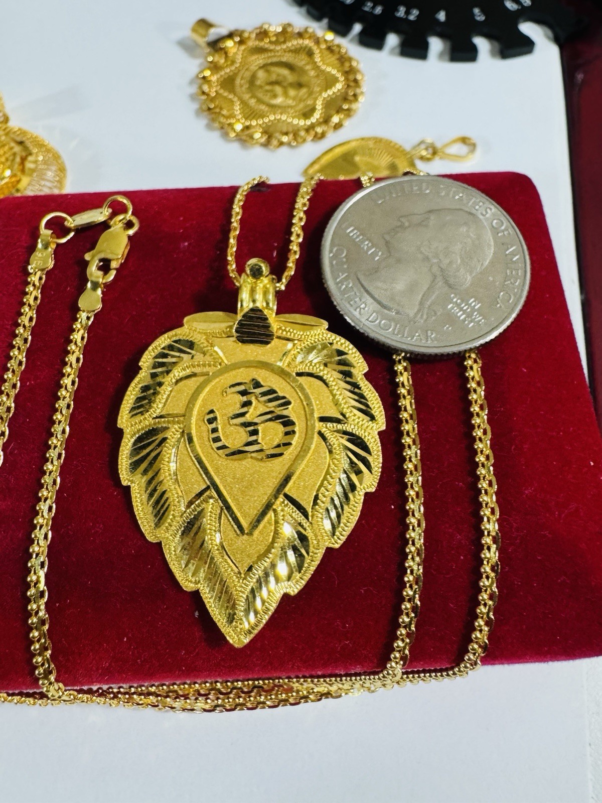 Saudi Dubai 22K Solid 916 Real Gold Leaf Flower Necklace 20” Long 12.1g 2.2mm