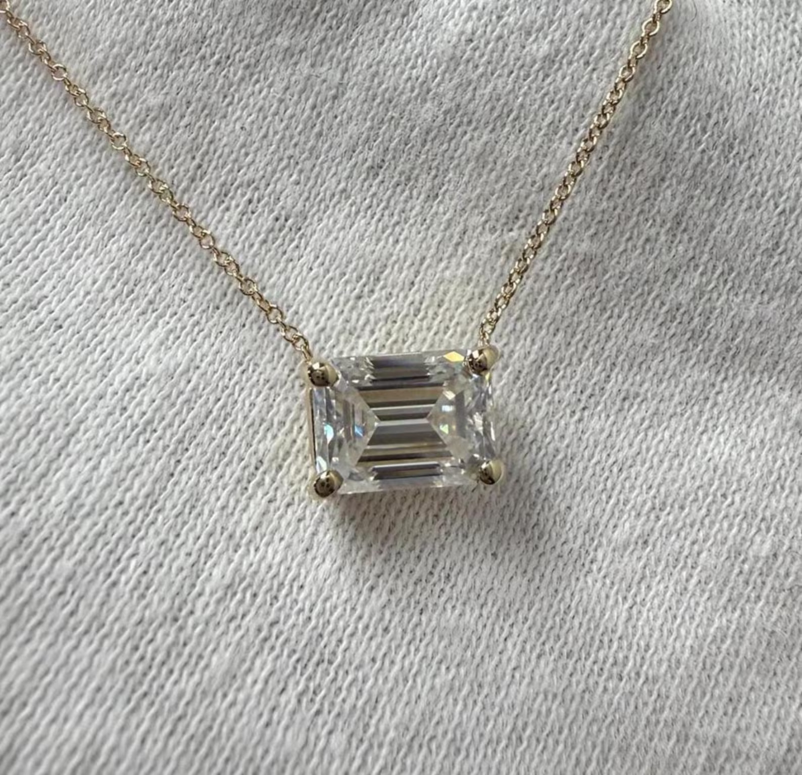 IGI Emerald-Cut 4.00Ct E/VS1 Lab Grown Diamond Necklace& Pendant 14k Yellow Gold