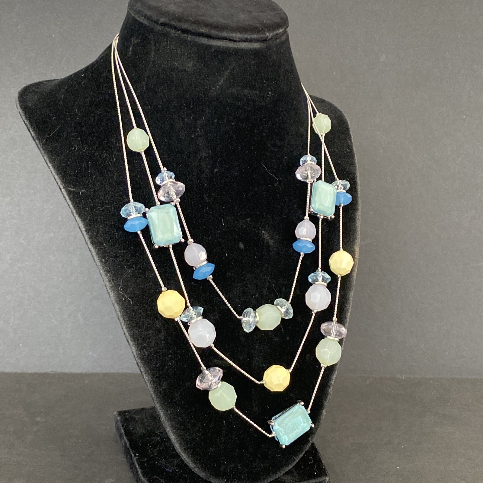 Vintage 3 Strand Blue Green Yellow Beaded Thin Silver Toned String NY Necklace