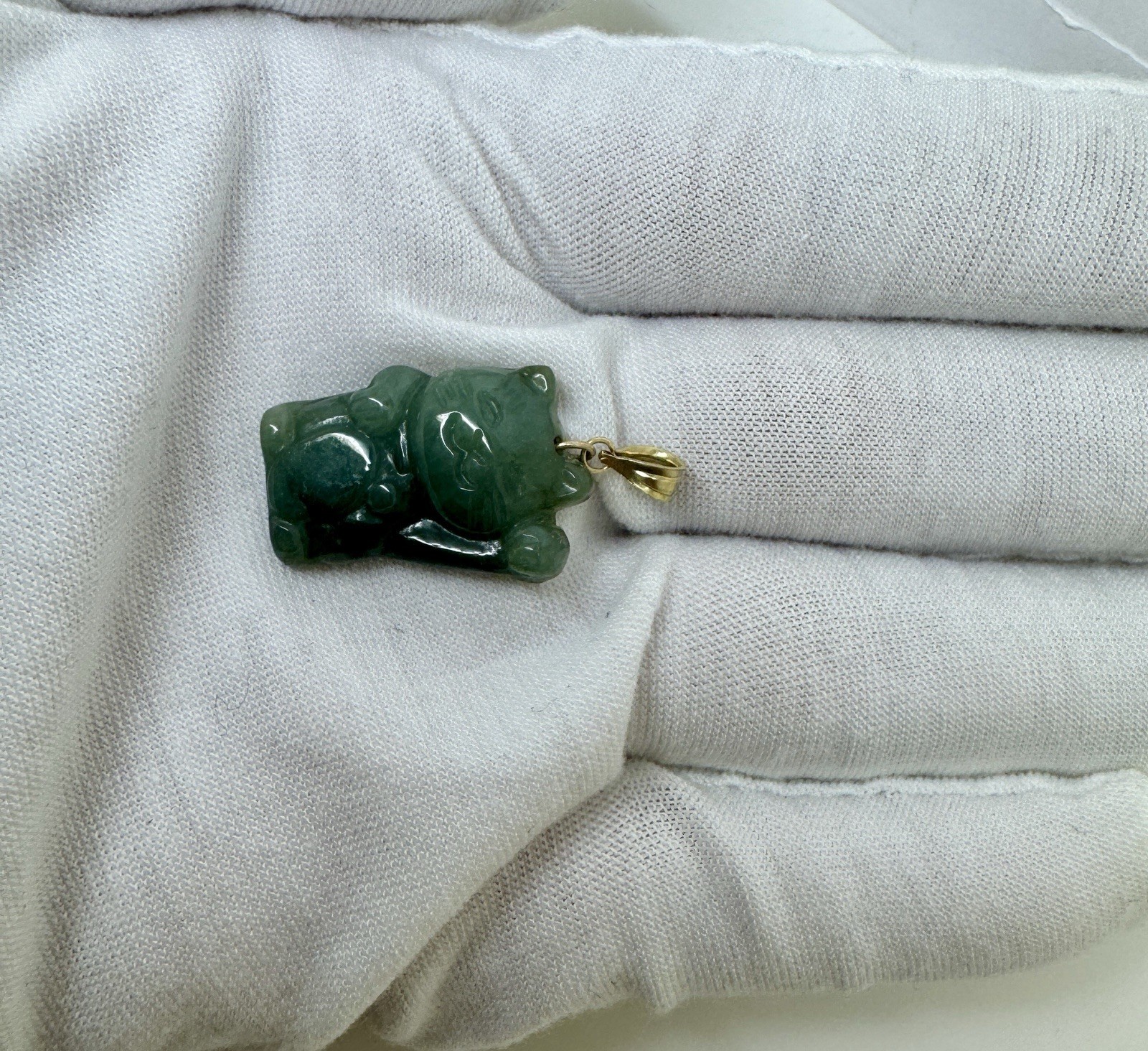 Maneki Neko Waving Hand Lucky Cat Jade Carved Cute Pendant 10K Real Gold Bail招財貓