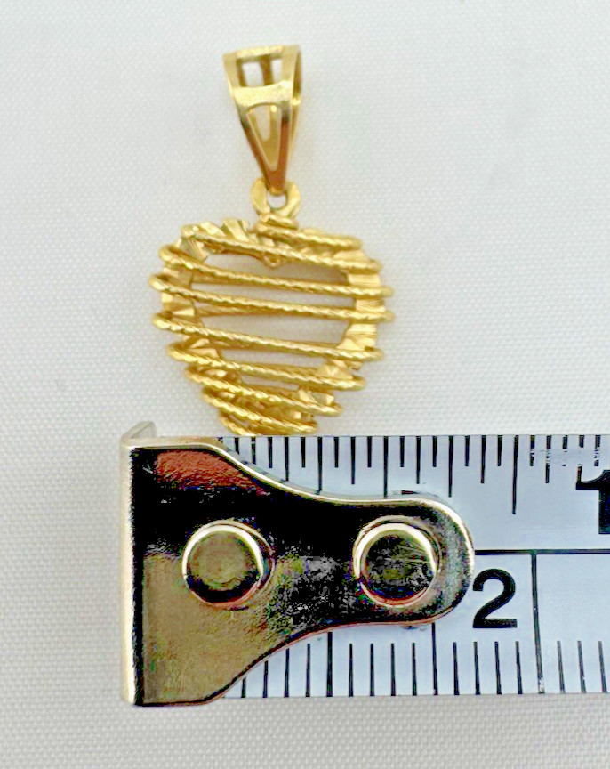 18K Yellow Gold Heart Shaped Pendant – 1/2″ / 1.5 Grams – NICE!